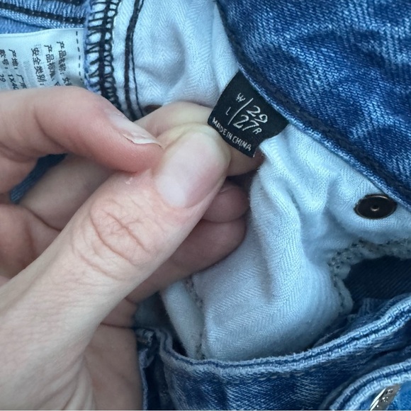 👖 Abercrombie & Fitch High Rise Girlfriend Jeans 💙 - Picture 3 of 5